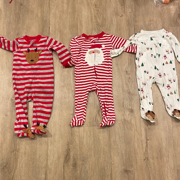 Carters Christmas pajamas 9m - Picture 1 of 4